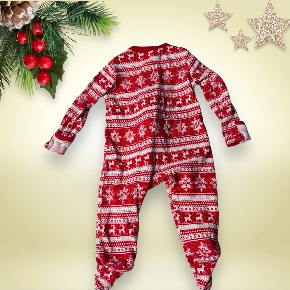 Old Navy Christmas 2-Way Zip Sleeper Footed Pajamas Sz 6-9 Months.